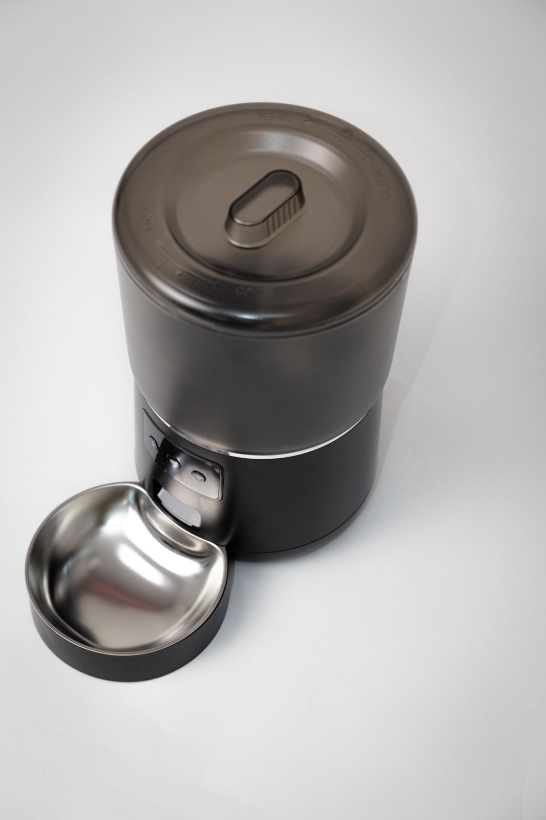 Automatska hranilica za kućne ljubimce